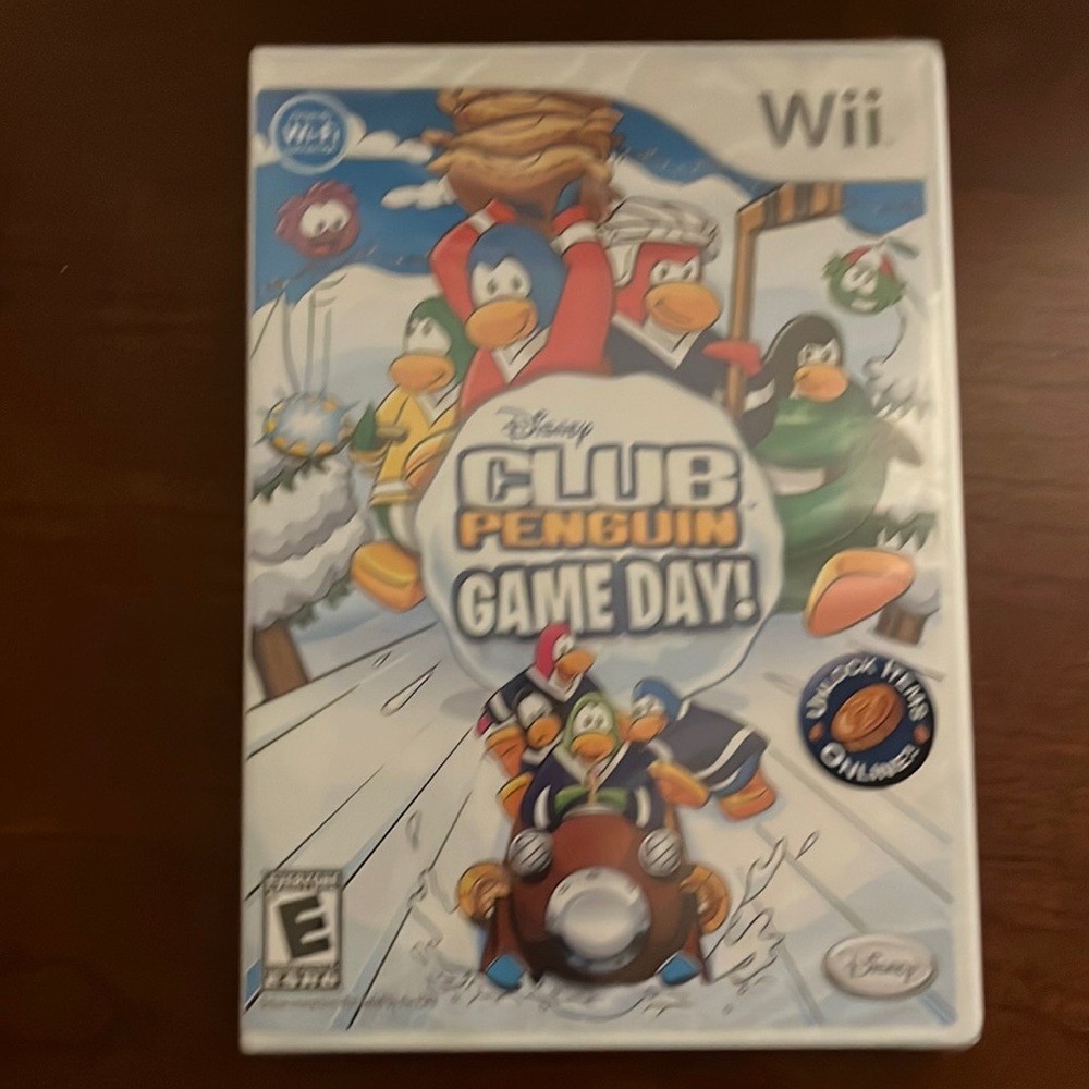 NEVER OPENED Club Penguin Game Day for Wii
